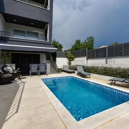 Studio Apartment Sveti Filip i Jakov